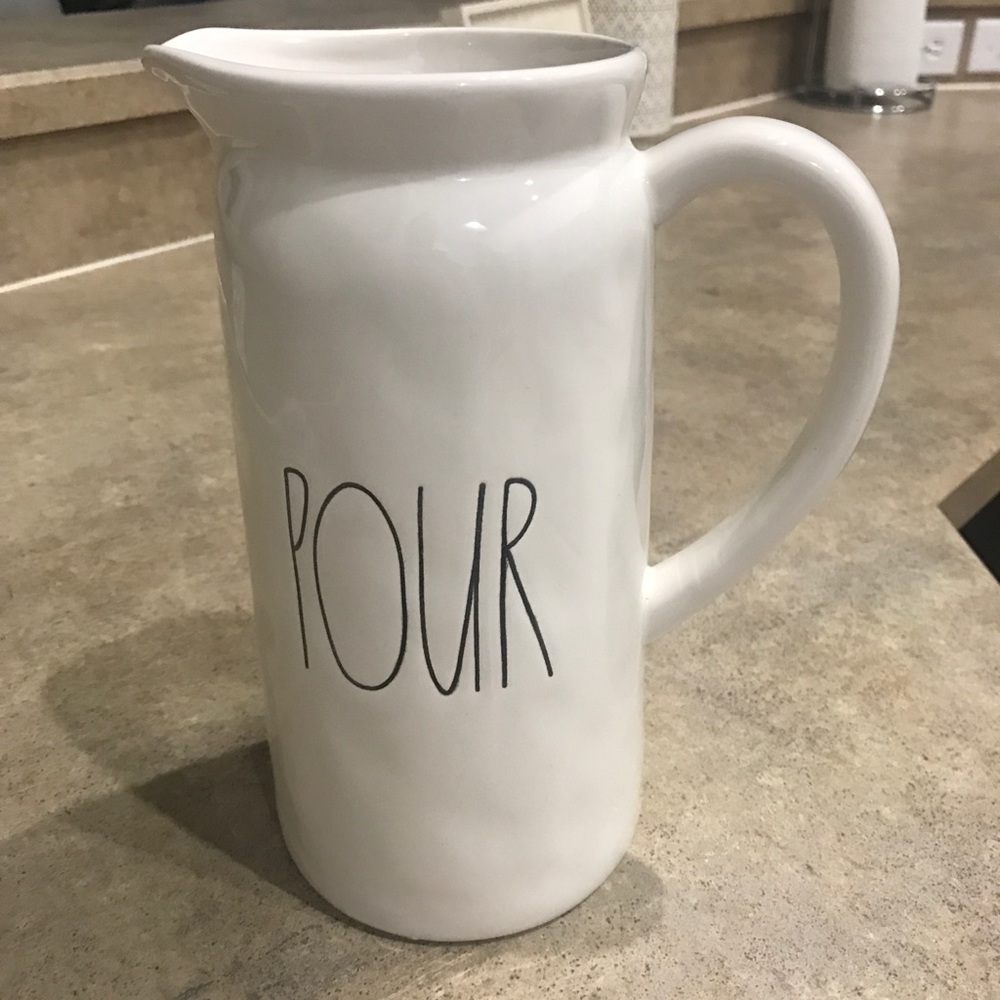 Rae Dunn pour pitcher
